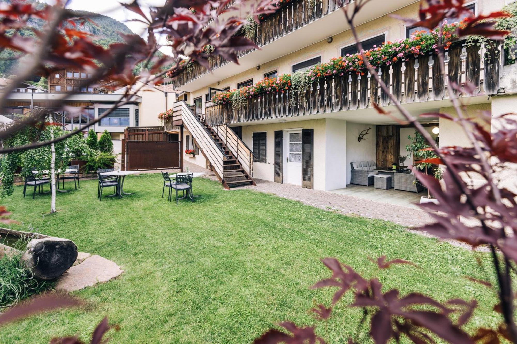 Hotel Schoenwies Тродена Екстериор снимка